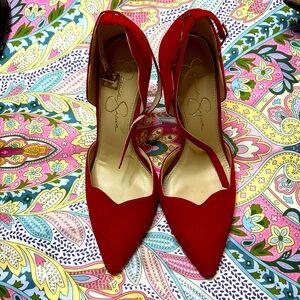Red pumps